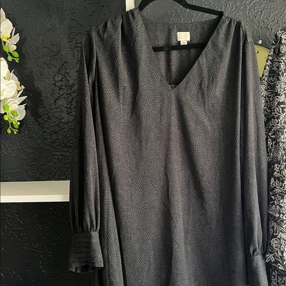 2 dresses - Black Long Sleeve Women's dresses . Classic Black with print. - Picture 4 of 7